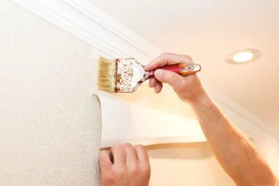 Pose de papier peint à la Madeleine-Villefrouin — revêtements muraux et toiles de verre